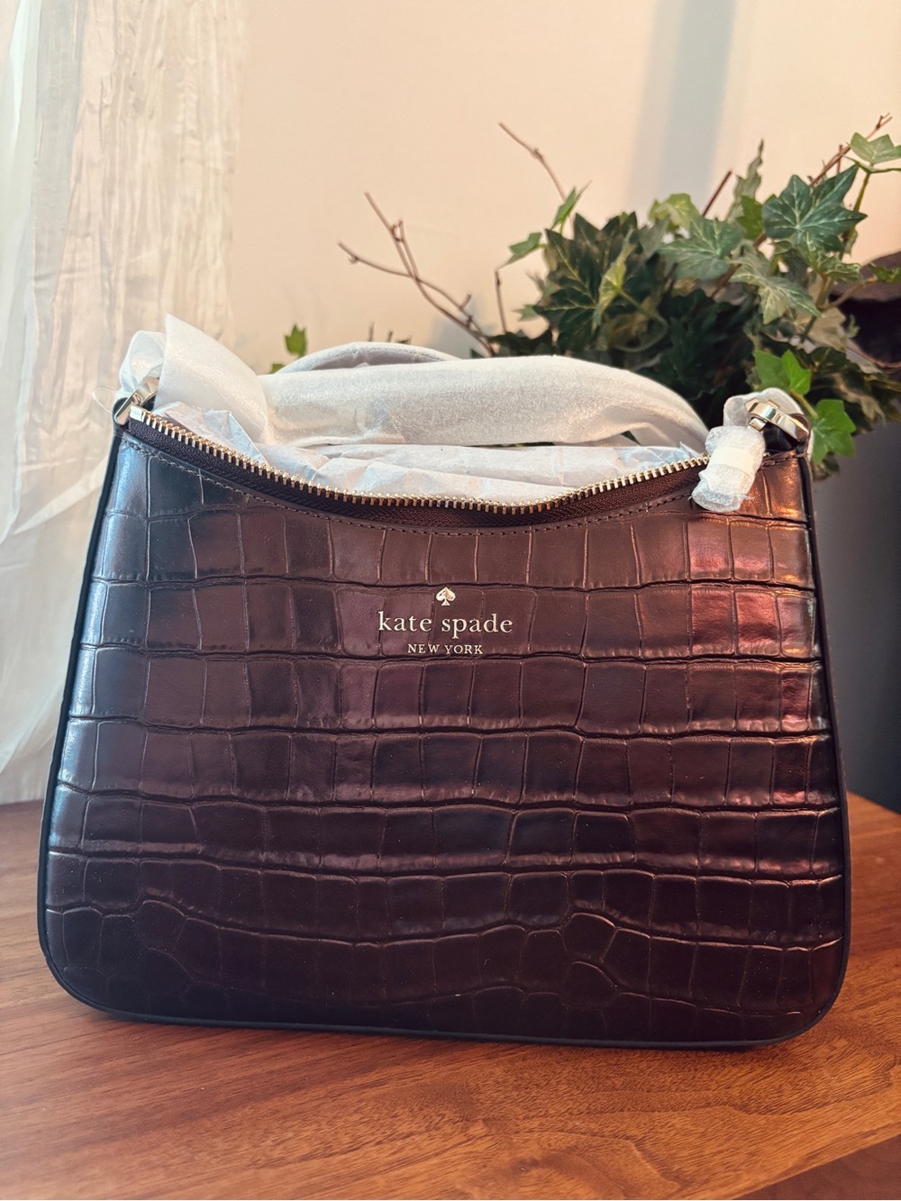 KATE SPADE Brown Croc-Embossed Shoulder Bag with Gold Hardware
